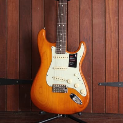 Fender American Performer Stratocaster Honey Burst Electric Guitar image 2