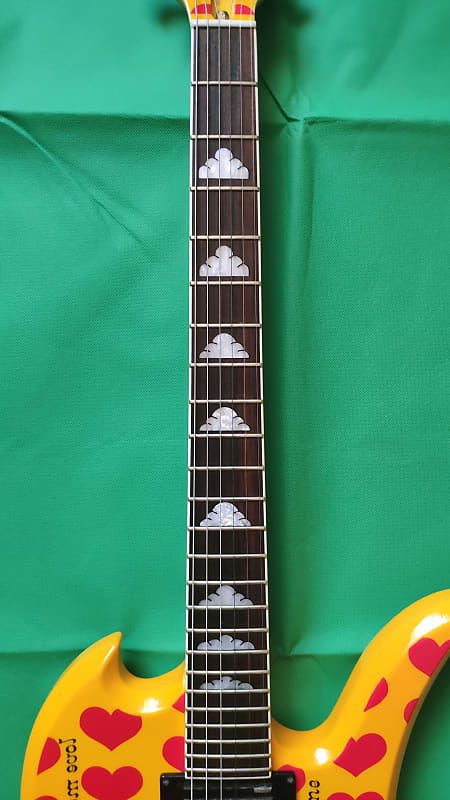 美品 Burny FERNANDES hide Yellow Heart Fernandes Burny Hide MG-145s Yellow Hide - Yellow Heart