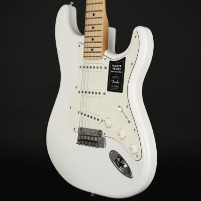 Fender Player Stratocaster, Maple Fingerboard in Polar White image 3