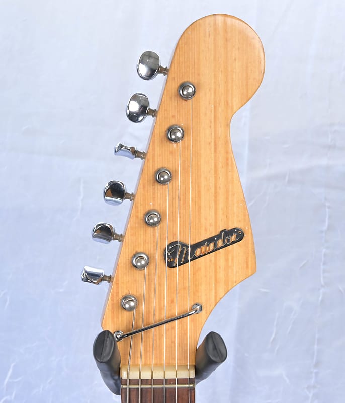 ヴィンテージレッド　172 ×103 テラコッタ　メダリオン オメガ　シャビー Guitar Gear – Page 6 – Cool Old Guitars
