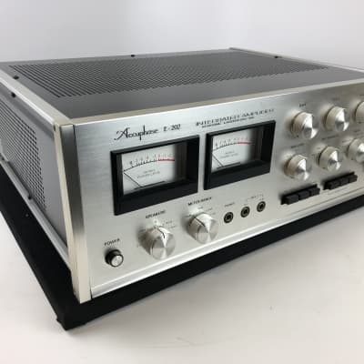 Accuphase E-202 Integrated Amplifier with Meters - WOW! image 1