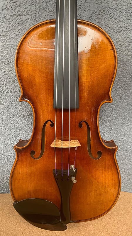 A Fine Violin by Pfretzschner image 1