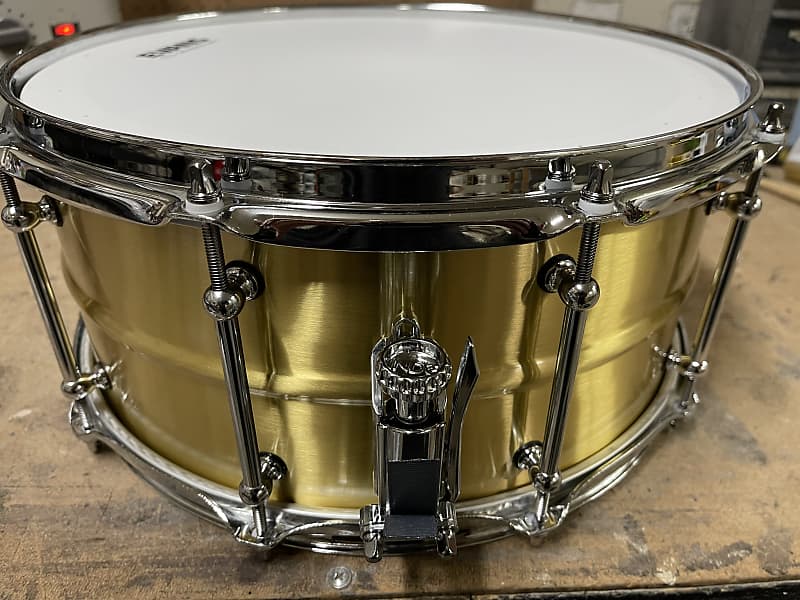 Mapex 14x6.5 Black Panther Persuader Hammered Brass Snare Drum