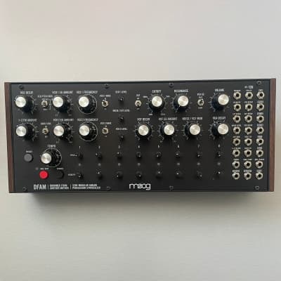 Future Retro Revolution R2 MK2 TB-303 Analog Synthesizer