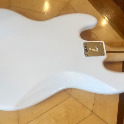 UNPLAYED- 2020/21 Fender Player Fretless Jazz Bass Guitar- Polar White with Pau Ferro Fingerboard image 10