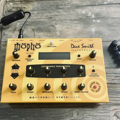 Dave Smith Instruments Mopho Desktop Monophonic Synthesizer w/ EXTRAS