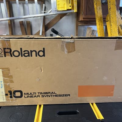 Roland D-10 61-Key Multi-Timbral Linear Synthesizer 1988 - 1992 - Black