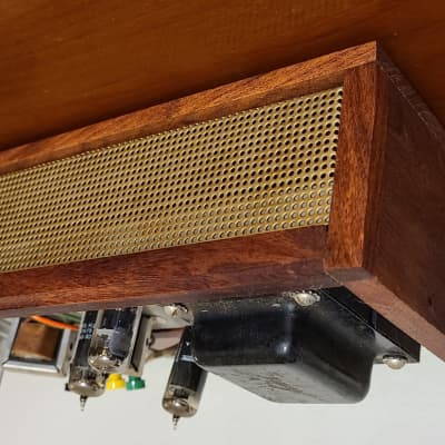 Immagine Fully Restored Zenith Single Ended 6AQ5 Power Amp With Custom Reclaimed Mesquite Wood Case And Metal Grill! - 3