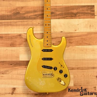 Fender USA 1979 25th Anniversary Stratocaster / ALL GOLD image 2