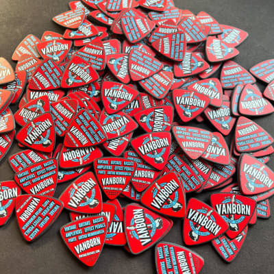 V-ピック Large Pointed 2.75mm ギターピック - パック of 4 V-PICKS V-SP Small,Pointed Original Series⁄2.75mm[V