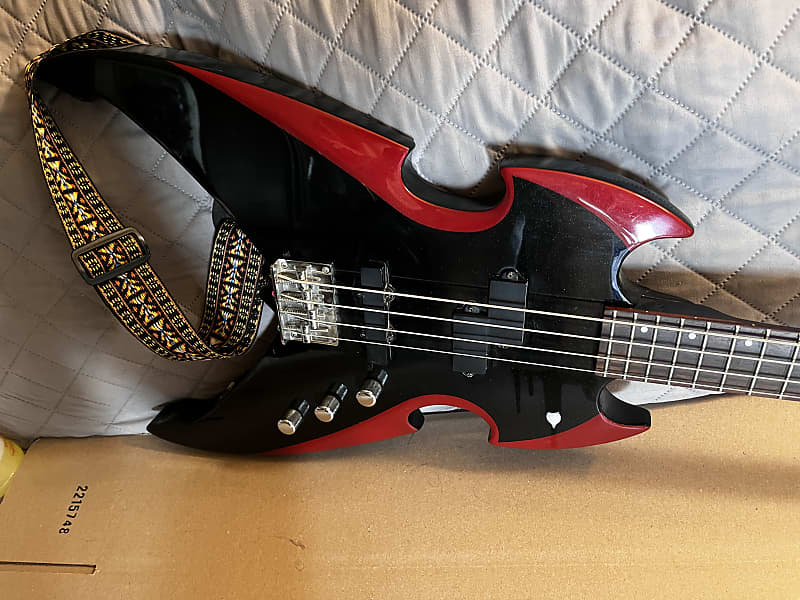 Silvertone Paul Stanley Apocalypse Kiss Bass Guitar | Reverb