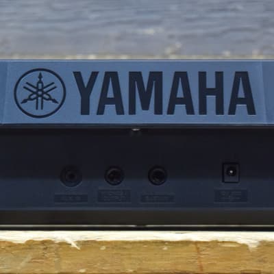 Yamaha PSR-E273 Portable Keyboards 61-Key Entry-Level Portable Digital Keyboard image 10
