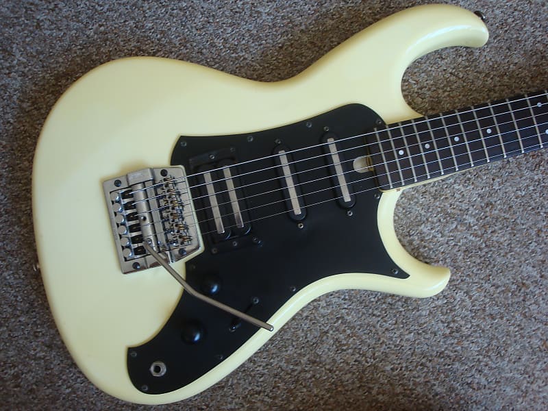 Aria Pro II RS Knight Warrior-K 1985 Pearl White Made in Aria Pro II RS Knight Warrior-K 1985 Pearl White Made in
