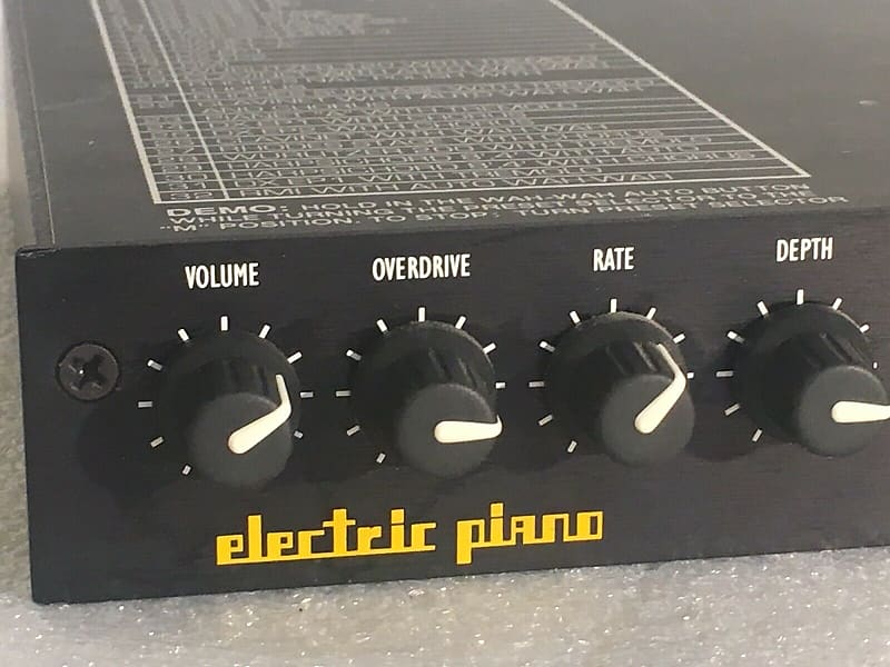 ◾️ VOCE electric piano Rare Vintage VOCE Electric Piano Synthesizer - Turns On / No