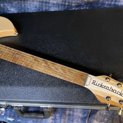 Rickenbacker deals 330 reverb