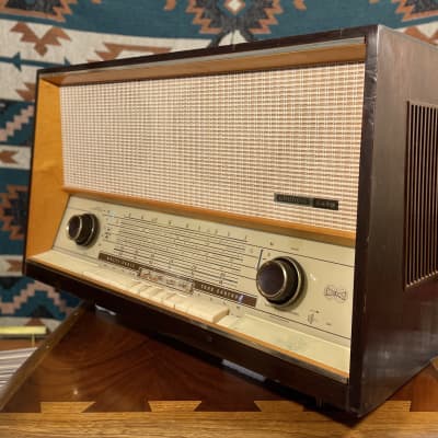 Fully Restored Grundig 5490 Stereo FM/MPX/AM/Shortwave/UHF Radio MCM Style And Incredible Sound! image 4