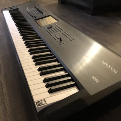 Korg Kronos 88 2010s - Black