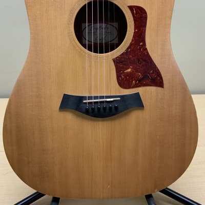 Taylor 305-GB Baby Taylor - Natural Satin with Gigbag | Reverb Taylor 305-GB Baby Taylor - Natural Satin with Gigbag | Reverb
