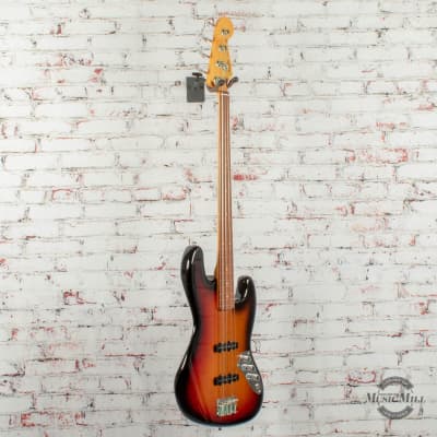 Fender Jaco Pastorius Jazz Bass®, Fretless, Pau Ferro Fingerboard, 3-Color Sunburst image 4