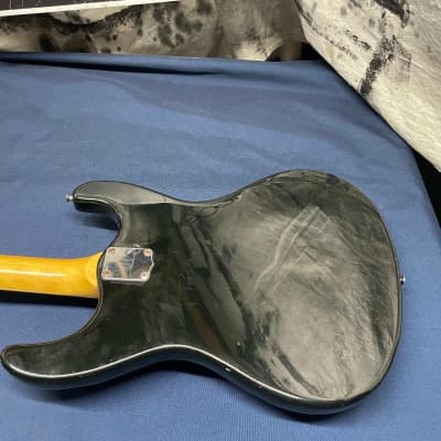 Mosrite Avenger Guitar with Bigsby + Case - Black image 18