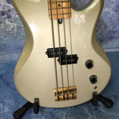 Vantage Avenger Bass  1980's Silver with case image 1