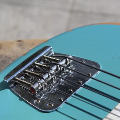 FENDER Justin Meldal-Johnsen Road Worn Signature Mustang Bass,  Faded Daphne Blue, GIGBAG, 3, 80 KG imagen 6