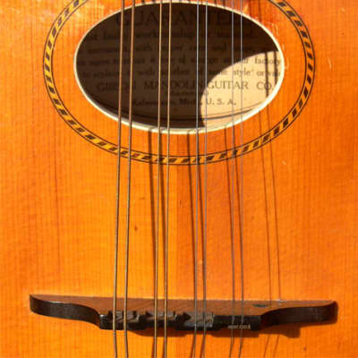 1916 Gibson 'A' Model Mandolin: Featherweight, All Carved Body, Varnish Finish, Bright Clear Voice, Gleaming Condition image 3