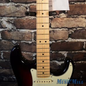 B-Stock Fender American Deluxe Strat Plus Mystic 3 Color Sunburst image 3