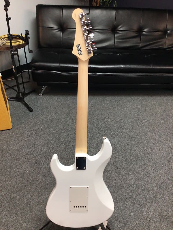 Yamaha Pacifica PAC012 White electric guitar | Reverb