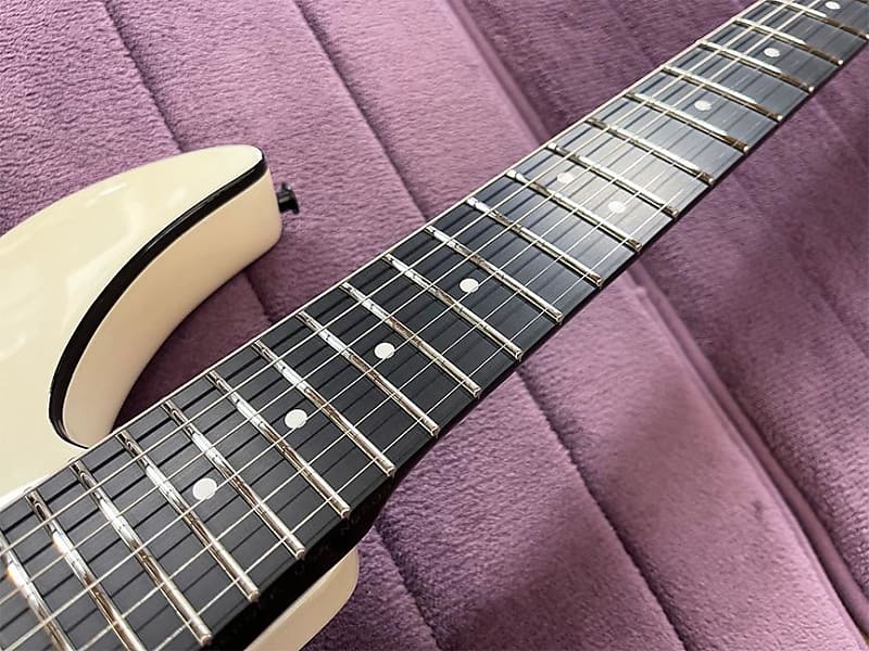 Rare Vintage Newburgh USA White Steinberger GM4T- TransTrem Rare Vintage Newburgh USA White Steinberger GM4T- TransTrem