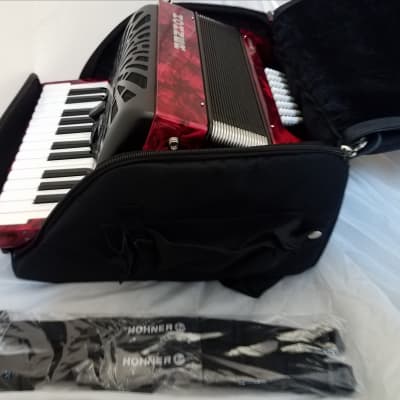 Hohner Bravo II 48 Bass Red Rojo Piano Accordion Acordeon +GigBag, Straps, Shirt - Authorized Dealer image 8