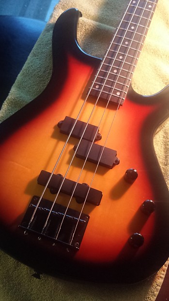 Washburn Lyon LB40 Bass EXCELLENT Condition