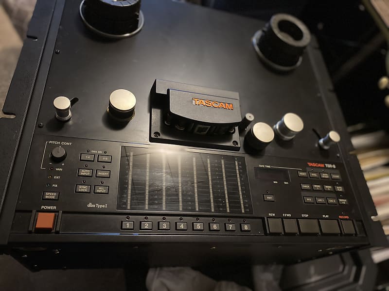 TASCAM TSR-8 1/4