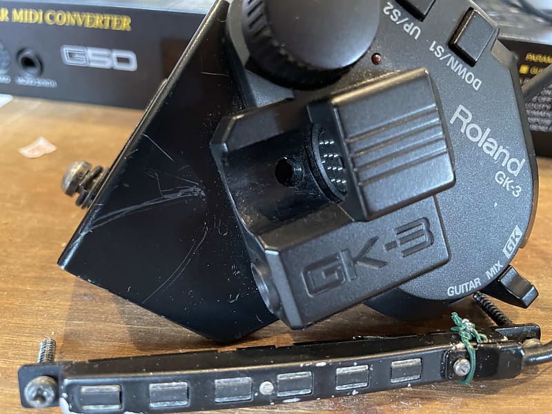 Yamaha G50 MIDI converter + Roland GR-D distortion pedal +