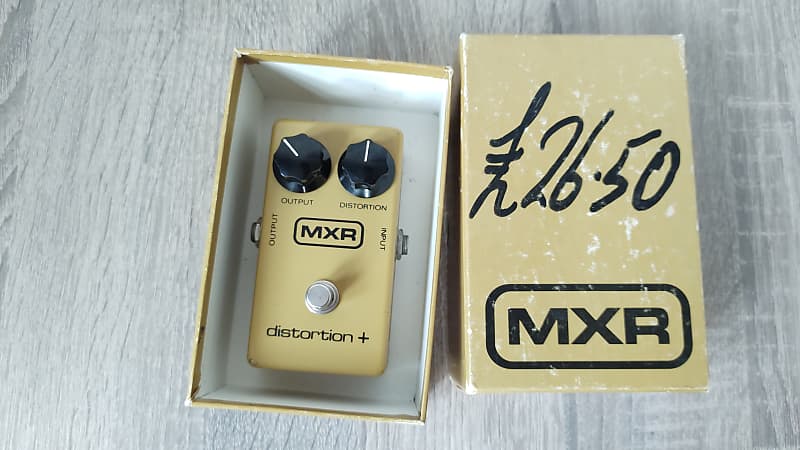 ギター MXR distortion + Mxr Distortion + / Script Logo 1975 Mustard Effect For Sale