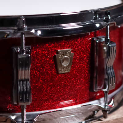 Ludwig 5" x 14" Classic Maple Snare Drum, Red Sparkle image 3