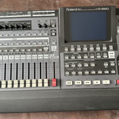 Roland VS-1824CD 24-Bit Digital Studio Workstation w/ VS8F-2