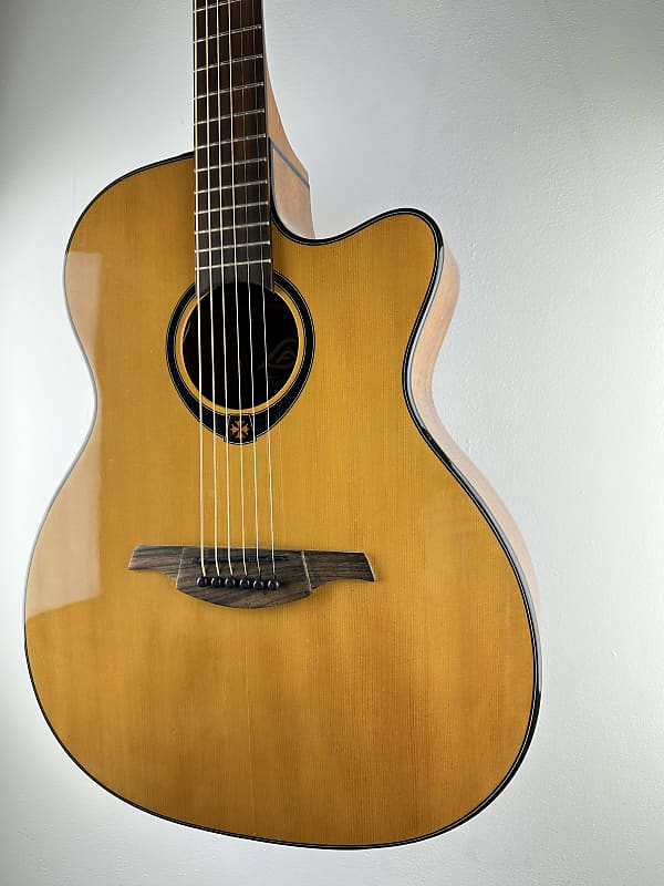 Lag Tramontane T66ACE Natural Electro Acoustic Guitar French