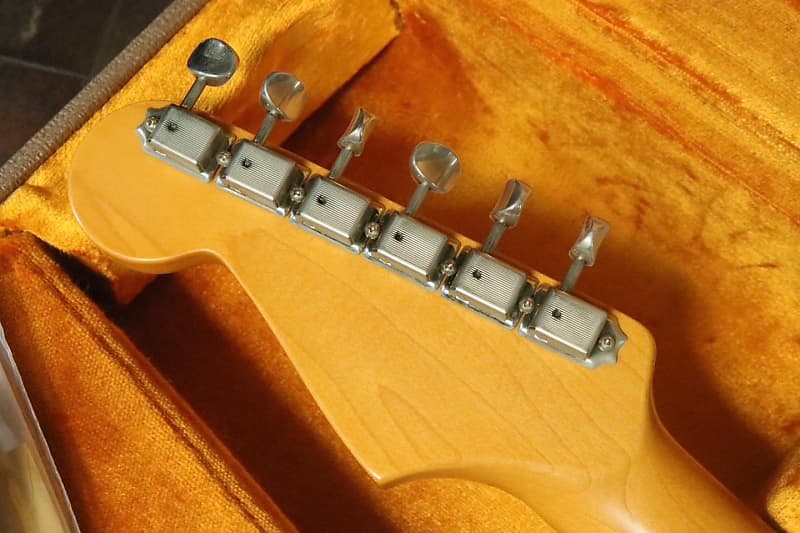 Fender Vintage Hot Rod '62 Stratocaster 2007 - 2013