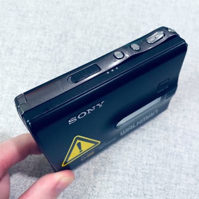 SONY FX70 Walkman Cassette Player, Excellent Gun Black Shape !  Working  ! image 4