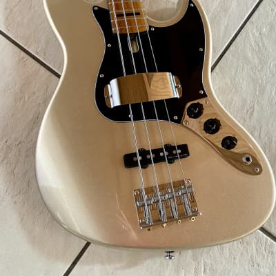 Sire MARCUS MILLER V8 5 - White Blonde | Reverb