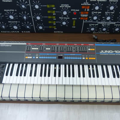 Roland Juno-106 mint condition with last production AR VCF/VCA