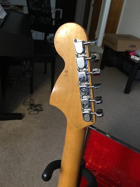 Fender Mustang 1966 Olympic White Thin Nitro Relic SD Fender Mustang 1966 Olympic White Thin Nitro Relic SD