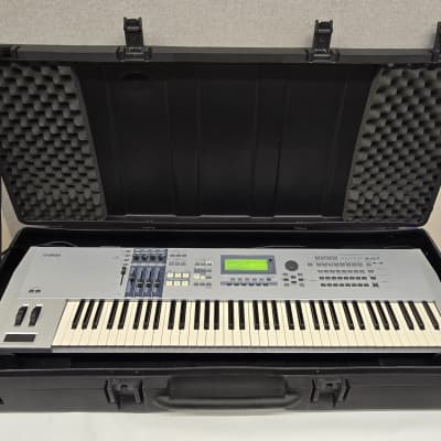 Yamaha  Motif ES7 Synthesizer 76 Key Midi Sampling Sequencer W/ SKB Hard Case