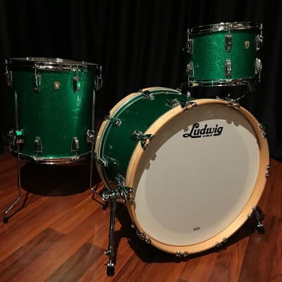 Ludwig Classic Maple Green Sparkle Fab kit w/ Vintage White Marine Bass Hoop Inlays image 6