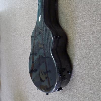 Hoffee Deluxe Carbon Fiber Case, Dreadnought, Black/Green, Includes Padded Shoulder Strap image 3