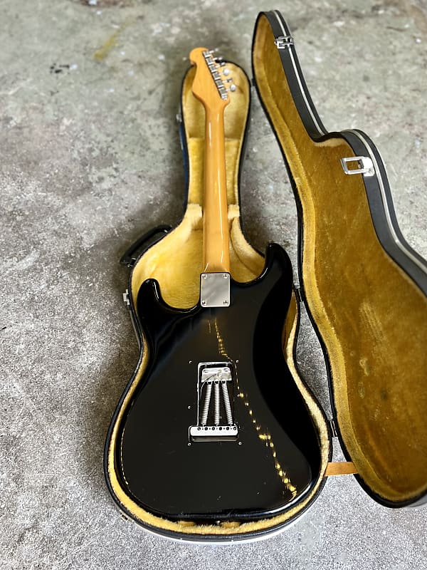 Yamaha ST-360R c 1970's - Black strat style electric guitar