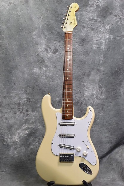 Fender Japan ST62-SPL Limited Edition (SRV Charley) White