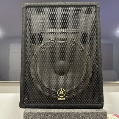 Yamaha BR15 400w 2-Way Passive 15