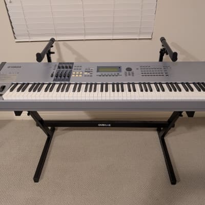 Yamaha Motif ES 8 Production Synthesizer 2000s - Gray